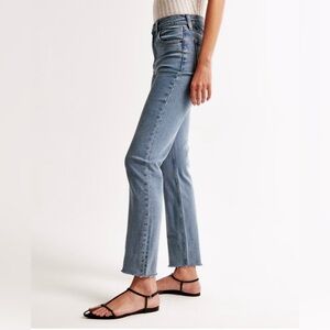 ABERCROMBIE AND FITCH ANKLE STRAIGHT LEG ULTRA HIGH RISE JEANS29/8